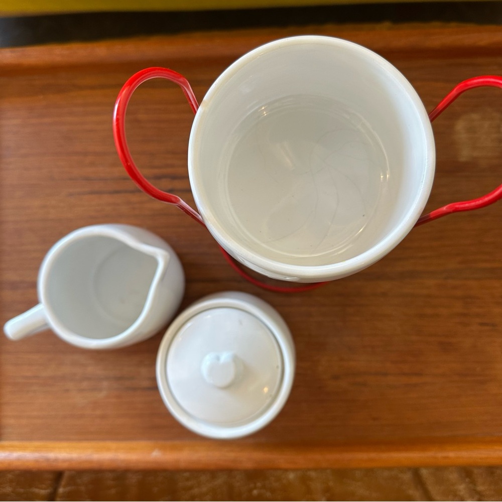 🤍❤️White Ceramic Tea Set with Heart Design♥️🤍 - Picture 4 of 4